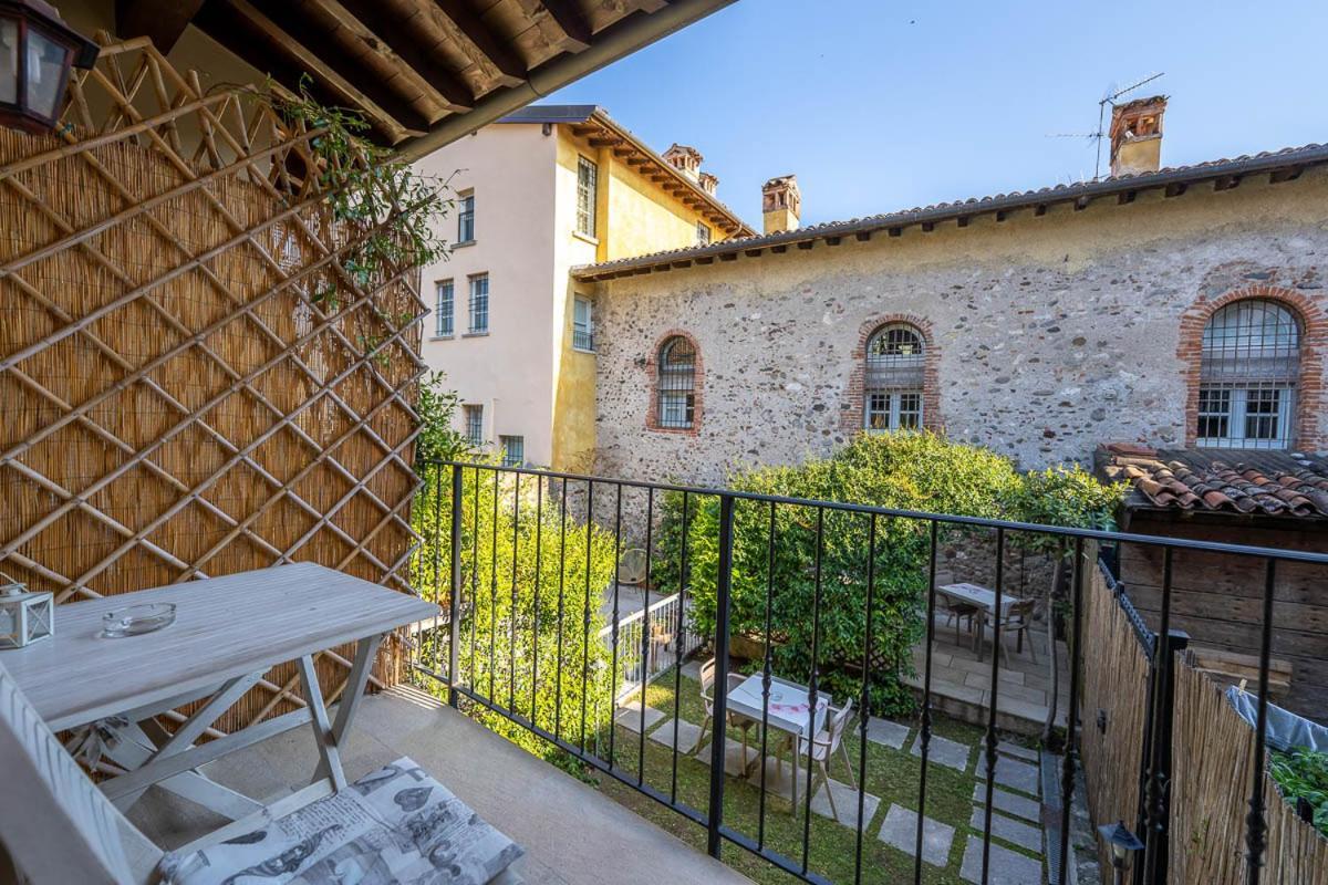 Romantic B&B Il Piccolo Paradiso San Felice del Benaco Room photo