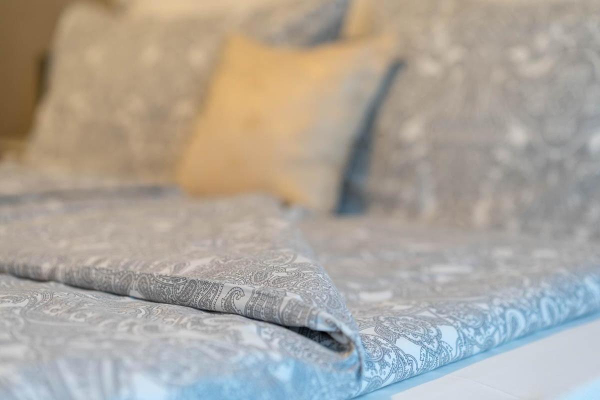 Romantic B&B Il Piccolo Paradiso San Felice del Benaco Room photo