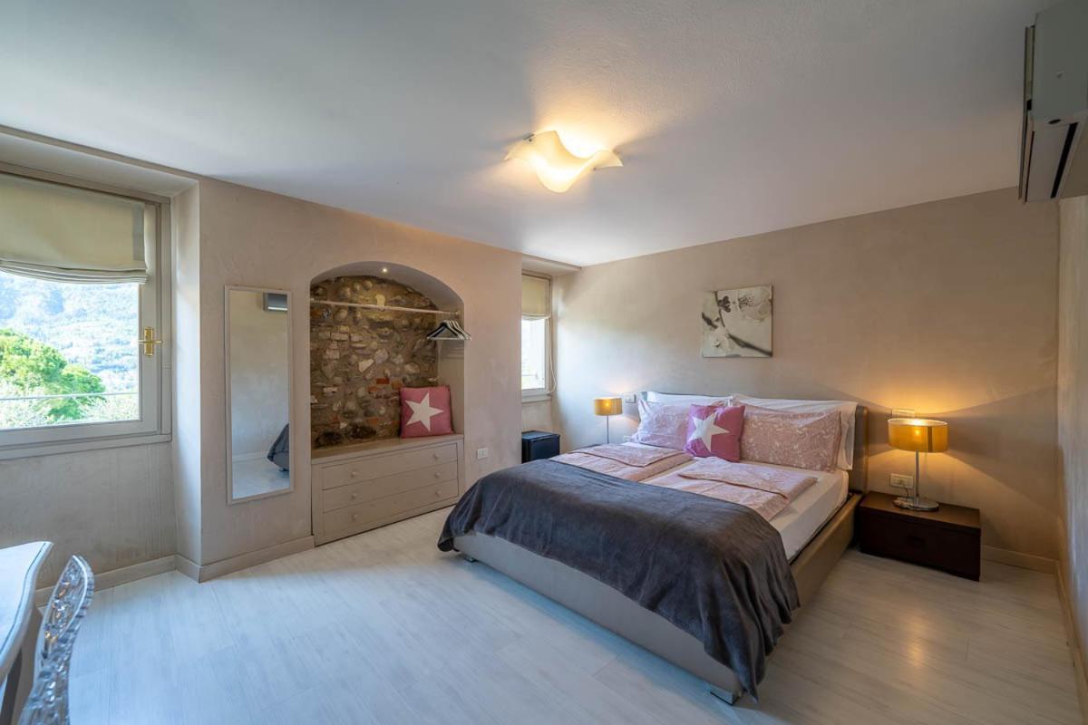 Romantic B&B Il Piccolo Paradiso San Felice del Benaco Room photo