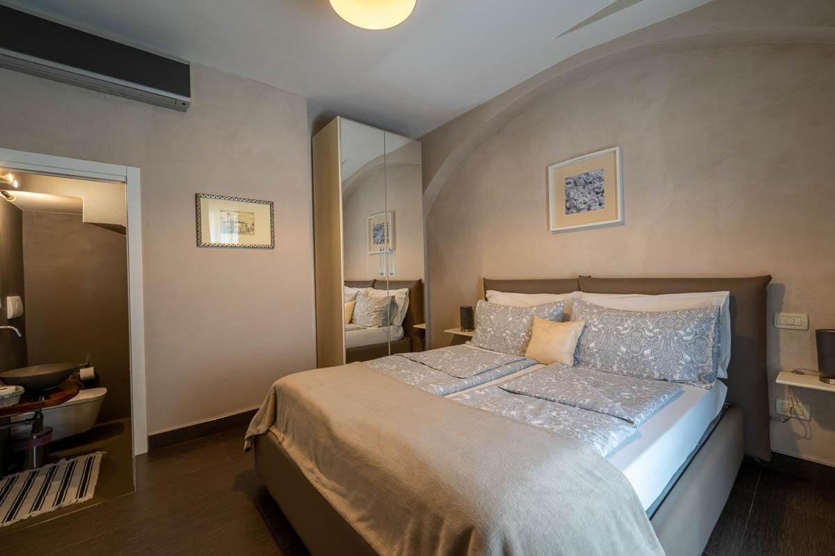 Romantic B&B Il Piccolo Paradiso San Felice del Benaco Room photo