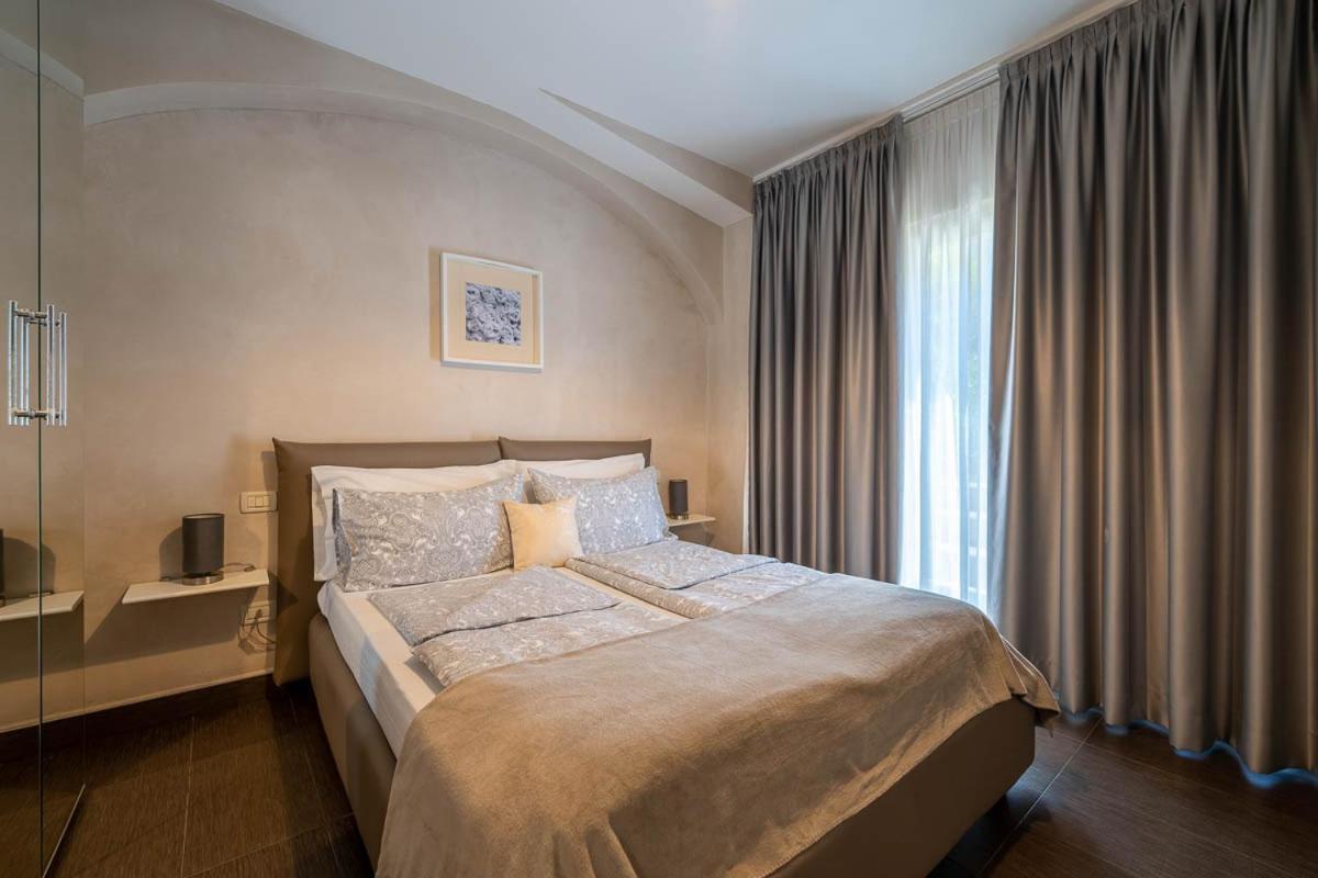 Romantic B&B Il Piccolo Paradiso San Felice del Benaco Room photo