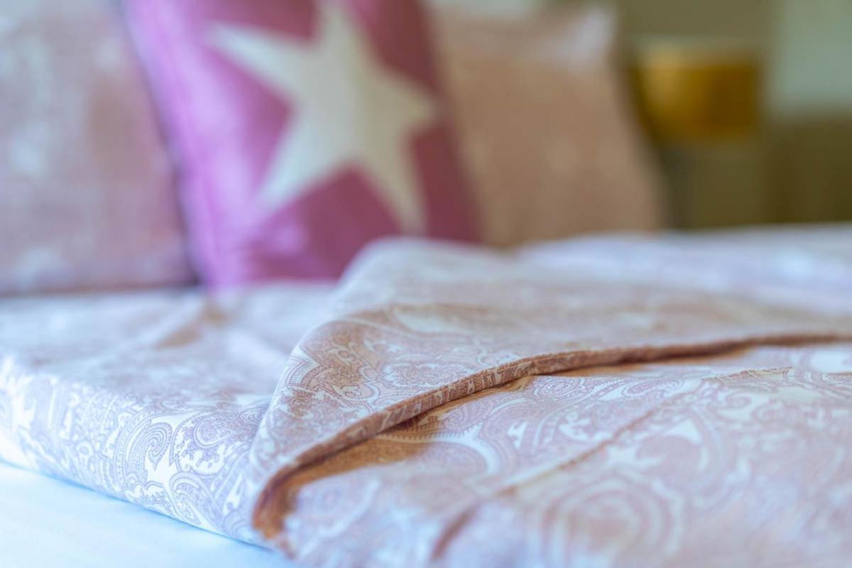 Romantic B&B Il Piccolo Paradiso San Felice del Benaco Room photo