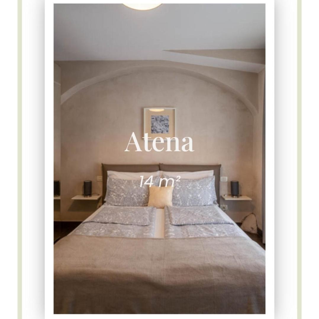 Romantic B&B Il Piccolo Paradiso San Felice del Benaco Room photo